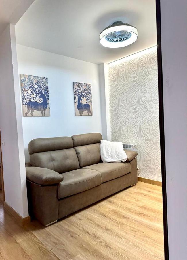 La Isla De Perez Galdos Apartment Logrono Luaran gambar